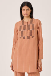 Seeking Geoffrey | Danuja Top