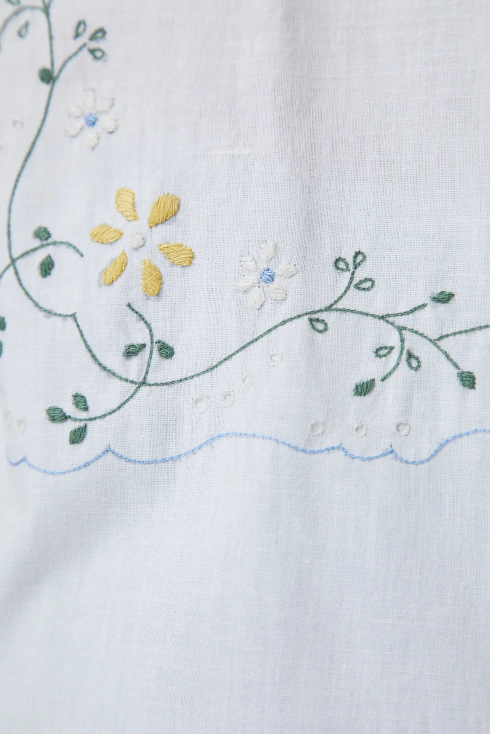 HandEmbroideredWhiteShirt_6