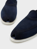 Peshauri Suede